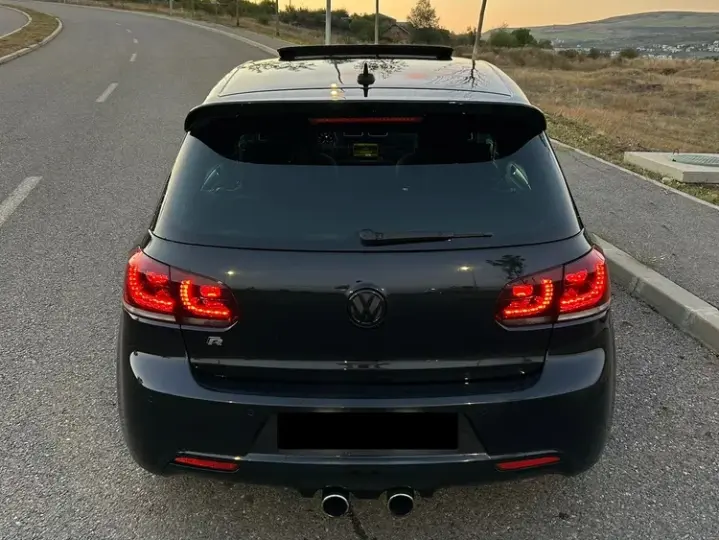 Volkswagen Golf VI 2.0 R DSG