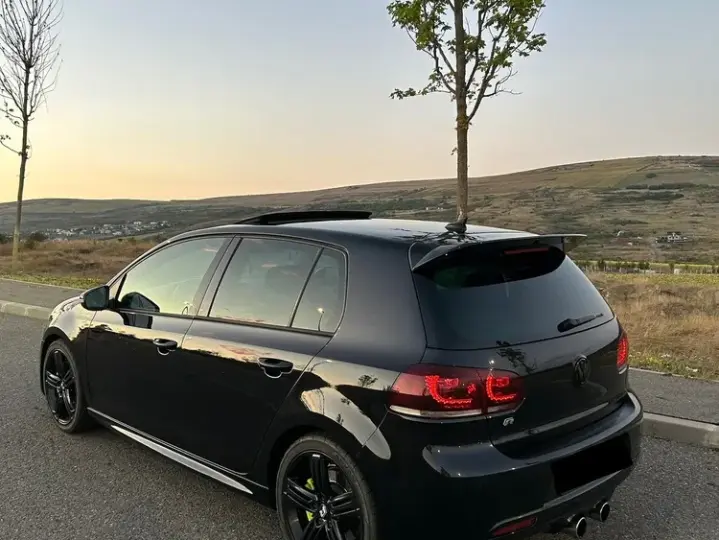 Volkswagen Golf VI 2.0 R DSG