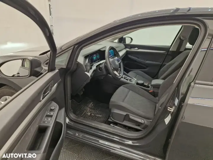 Volkswagen Golf VIII 1.0 eTSI MHEV 110CP DSG Life