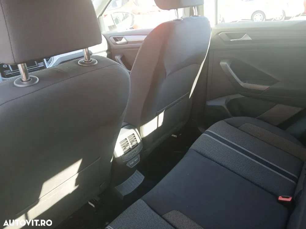 Volkswagen T-Roc 2.0 TDI Design — imagine 5