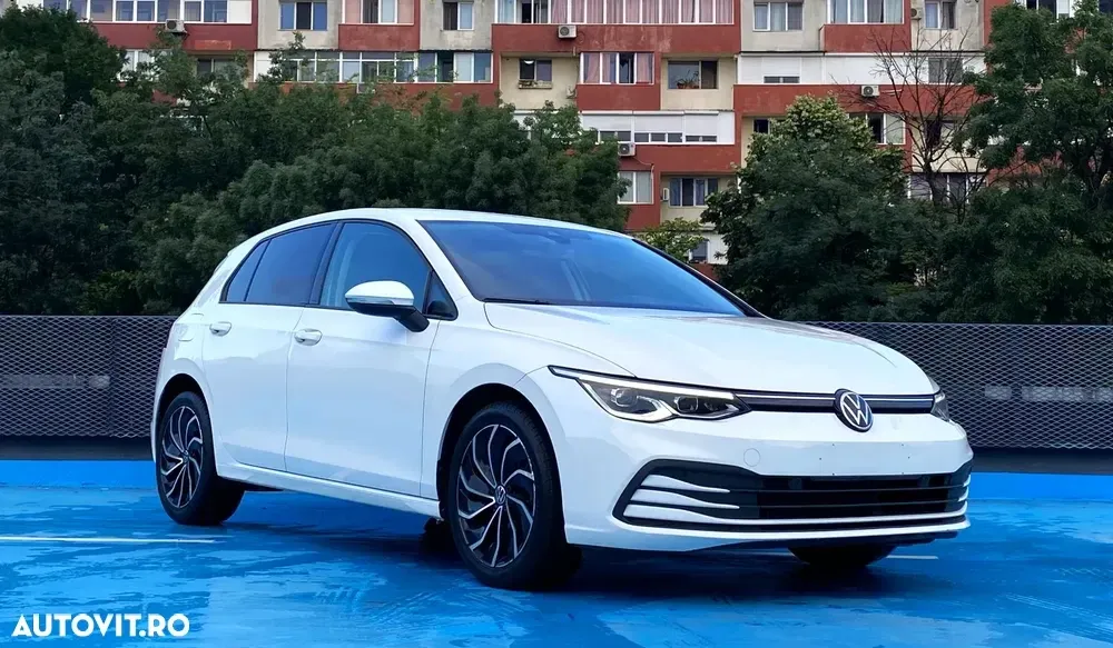 Volkswagen Golf 1.0 eTSI OPF DSG Life — imagine 3