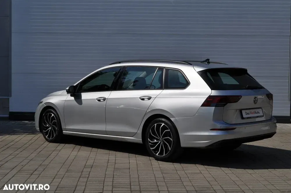 Volkswagen Golf VIII 2.0 TDI SCR DSG Life — imagine 3