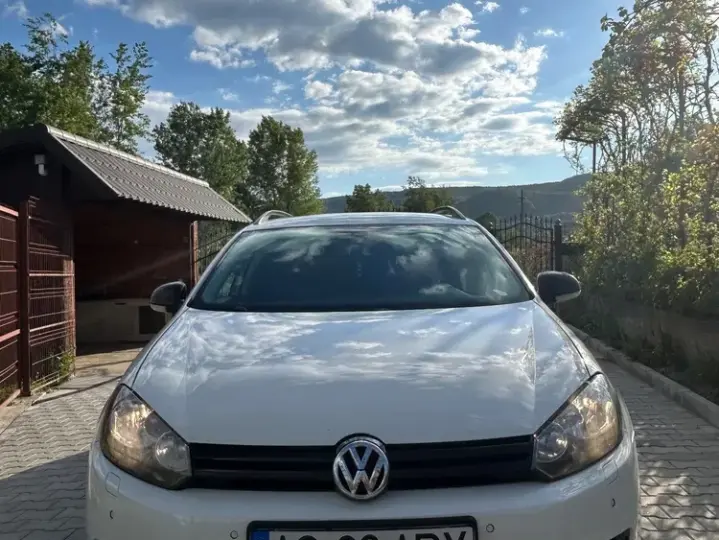 Volkswagen Golf VI 1.6 TDI DPF MATCH