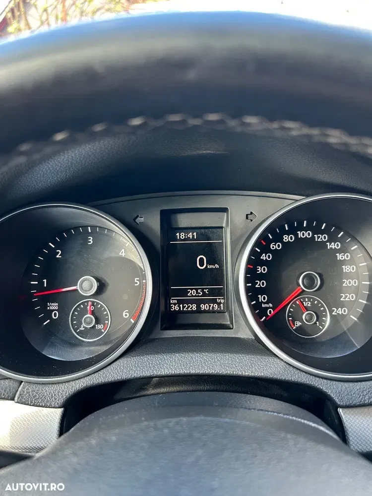 Volkswagen Golf VI 1.6 TDI DPF MATCH — imagine 4