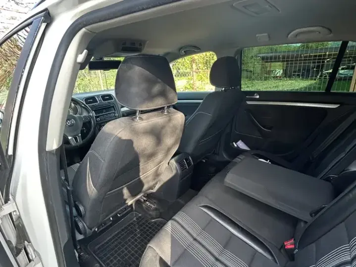 Volkswagen Golf VI 1.6 TDI DPF MATCH