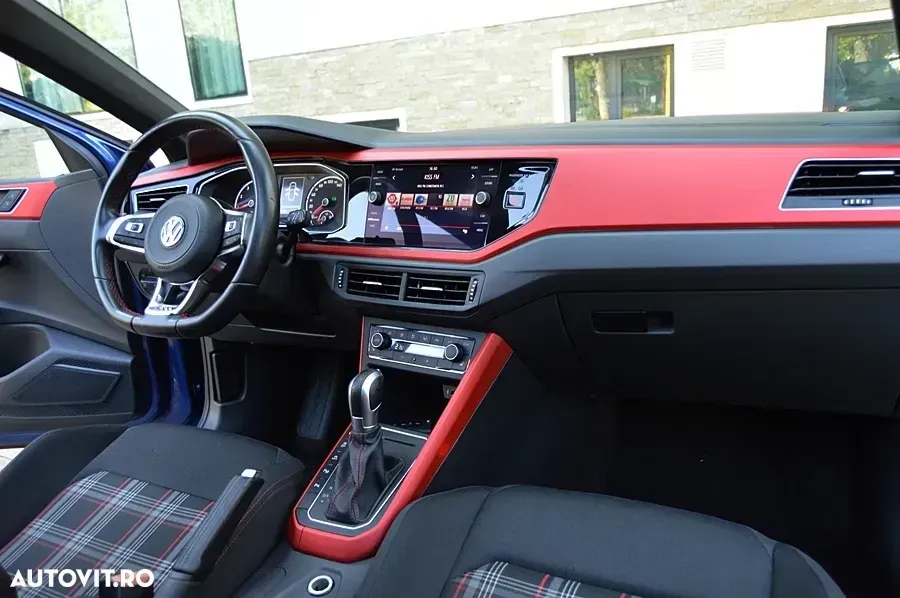 Volkswagen Polo VI 2.0 TSI OPF DSG GTI — imagine 2