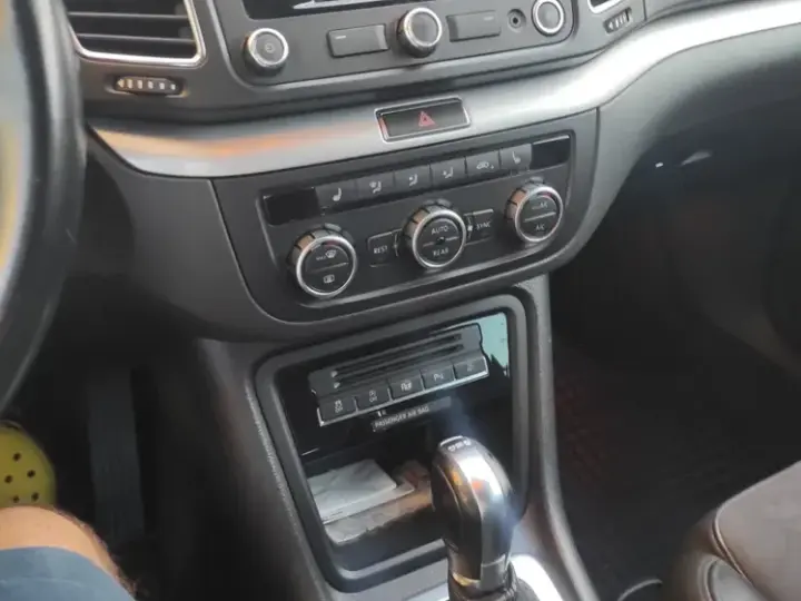 Volkswagen Sharan II 2.0 TDI DSG BlueMotion Technology Life