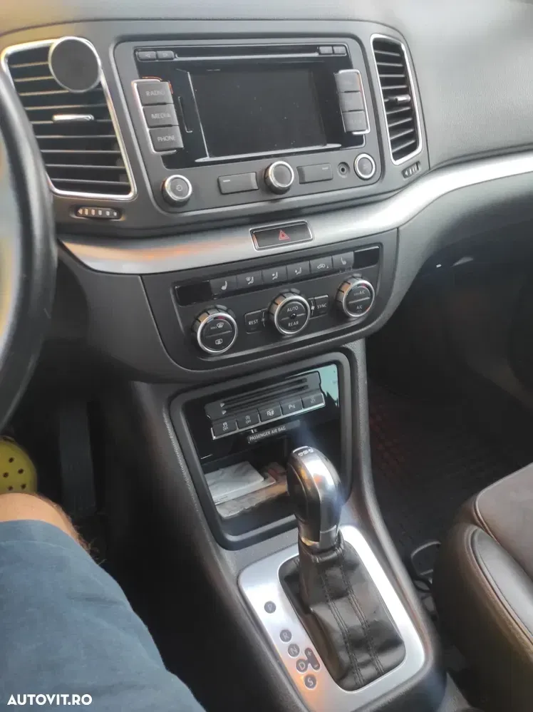 Volkswagen Sharan II 2.0 TDI DSG BlueMotion Technology Life — imagine 5