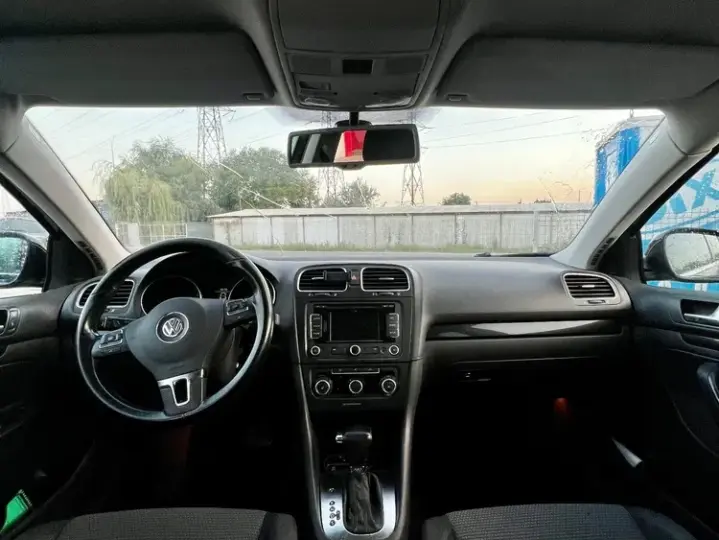 Volkswagen Golf VI