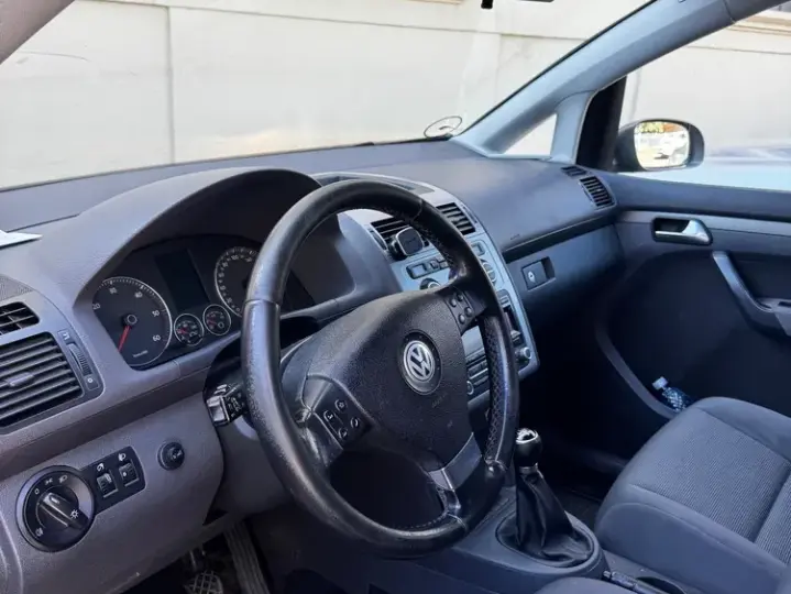 Volkswagen Touran 1.9TDI Basis