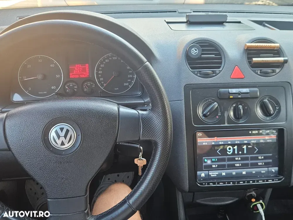 Volkswagen Caddy — imagine 4