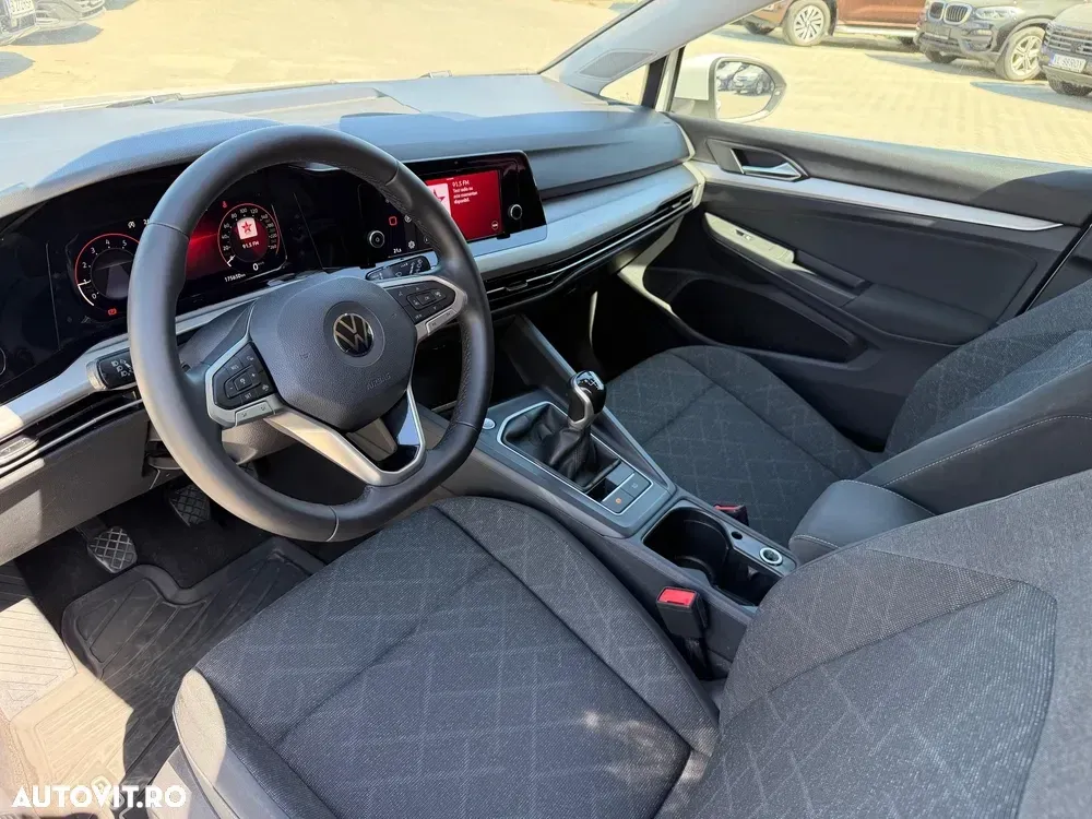 Volkswagen Golf VIII 1.0 TSI Life — imagine 5