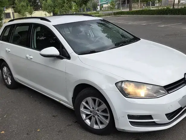Volkswagen Golf VII 1.6 TDI BMT Trendline