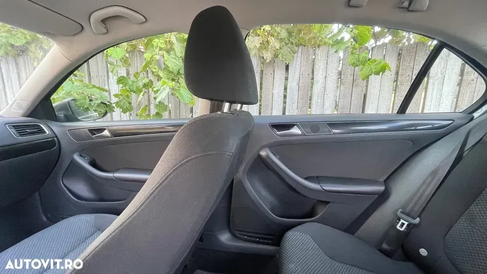Volkswagen Jetta A6 1.6 TDI Comfortline — imagine 3