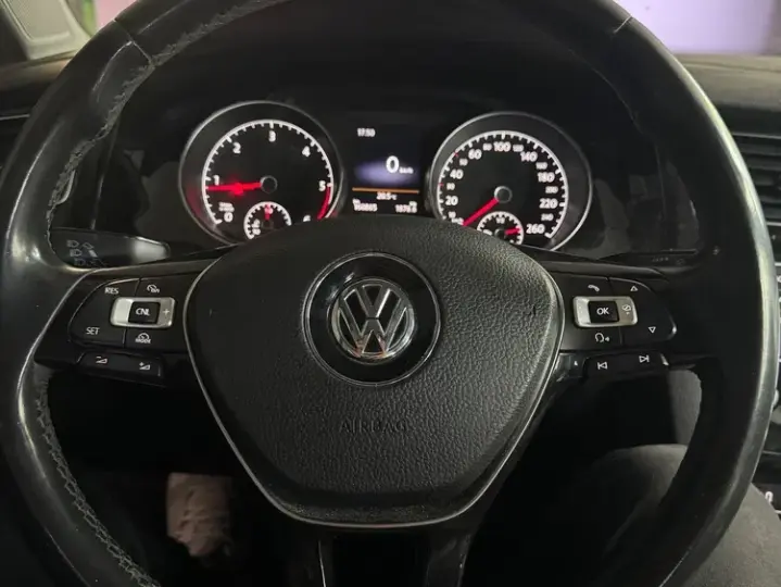 Volkswagen Golf VII 1.6 TDI DPF BlueMotion Technology Trendline