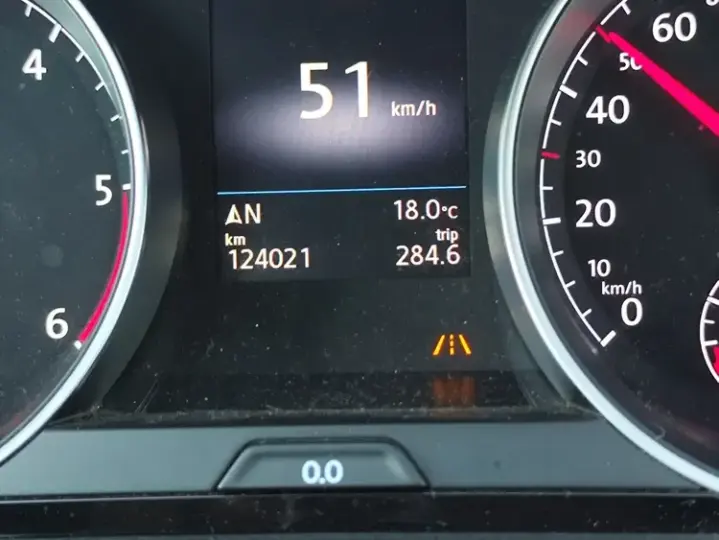 Volkswagen Golf VII 2.0 TDI BlueMotion Technology DSG Allstar