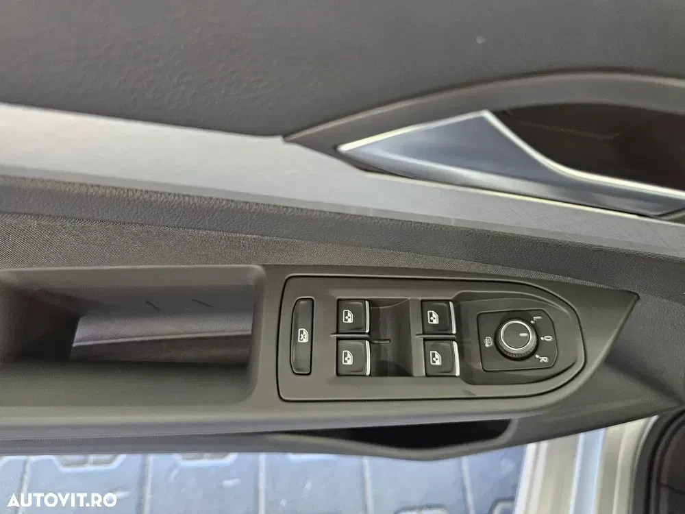 Volkswagen Golf VIII 1.0 TSI Life — imagine 5