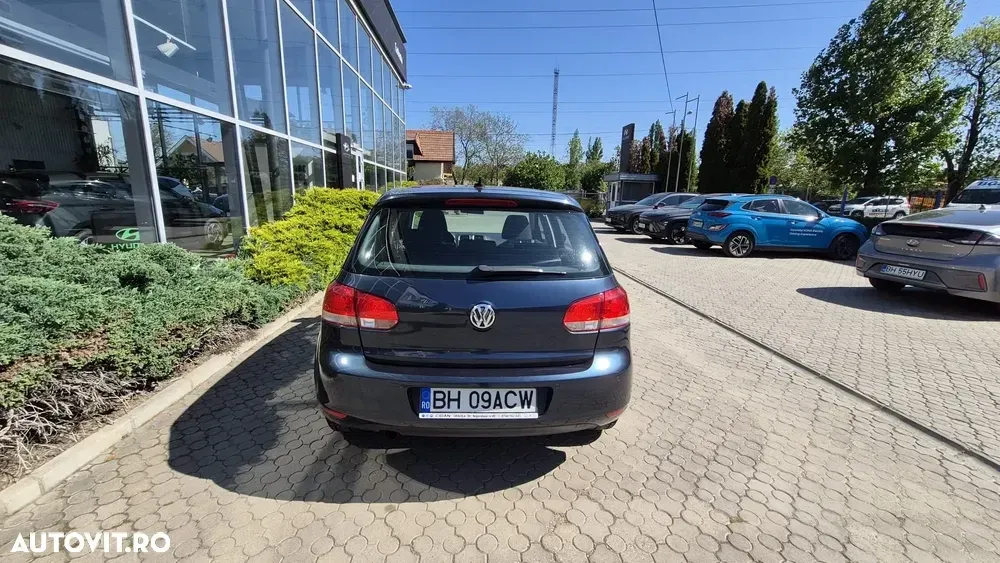 Volkswagen Golf 1.6 TDI DPF Trendline — imagine 6