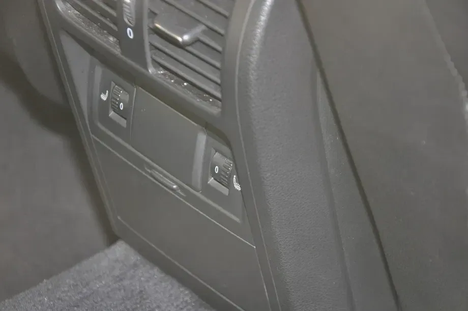 Volkswagen Passat B6 2.0 TDI DPF DSG Individual — imagine 3