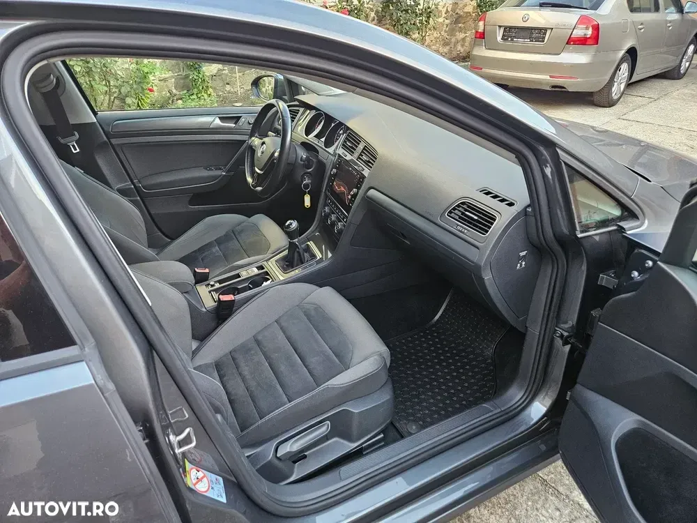 Volkswagen Golf — imagine 5