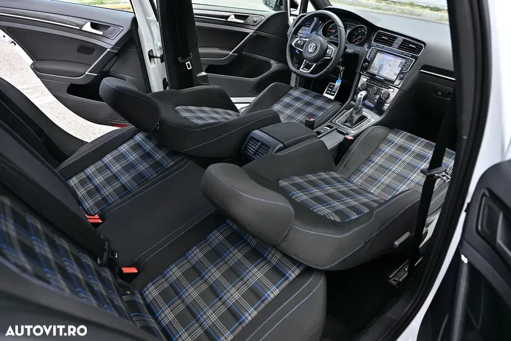 Volkswagen Golf — imagine 4