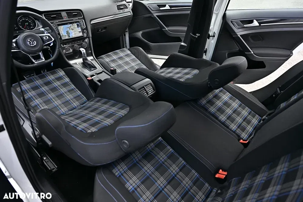 Volkswagen Golf — imagine 3