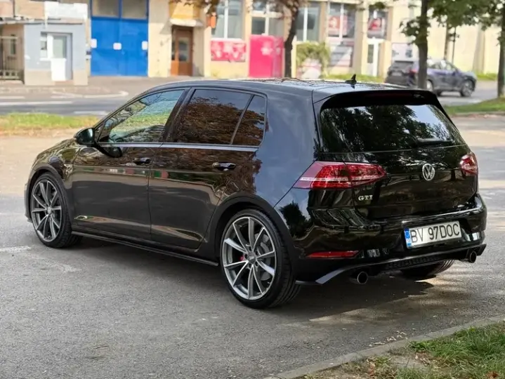 Volkswagen Golf VII 2.0 TSI BMT DSG GTI