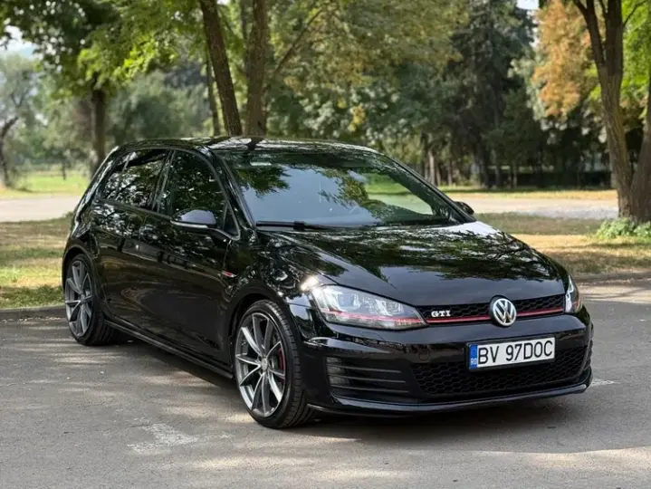 Volkswagen Golf VII 2.0 TSI BMT DSG GTI