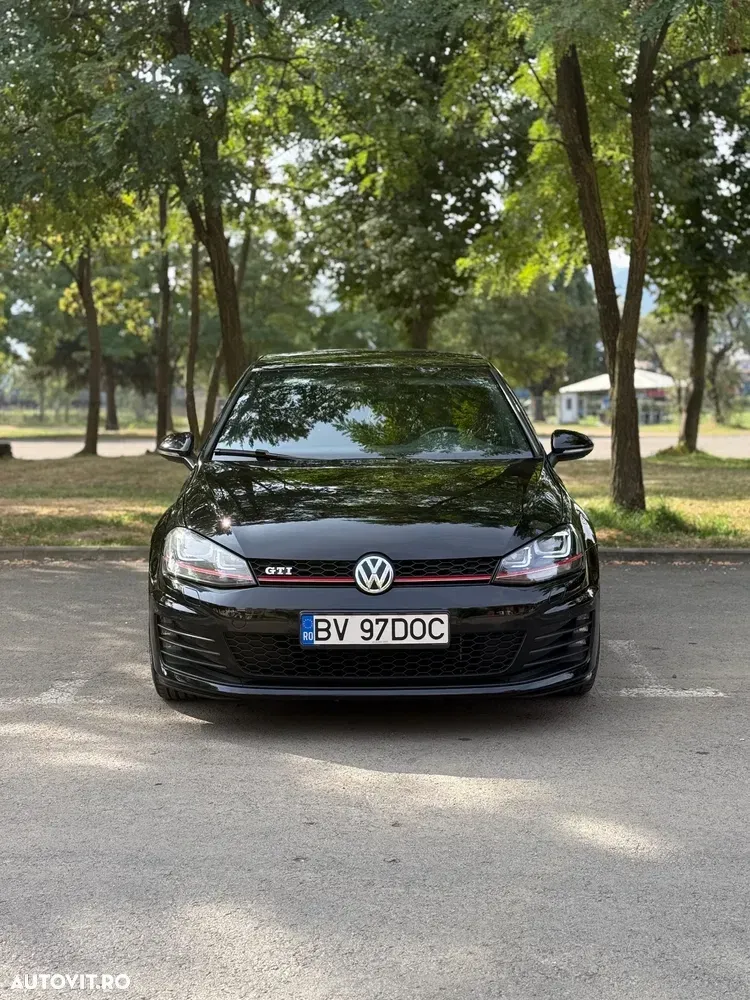 Volkswagen Golf VII 2.0 TSI BMT DSG GTI — imagine 2