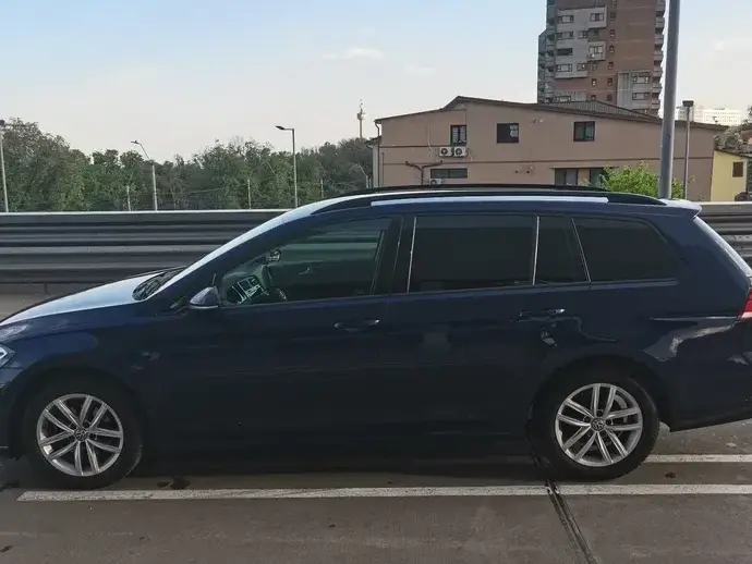 Volkswagen Golf VII 2.0 TDI DPF BMT DSG Comfortline