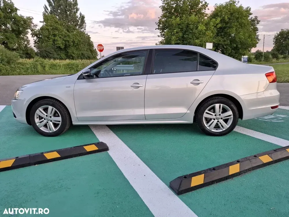 Volkswagen Jetta 1.2 TSI Match — imagine 5