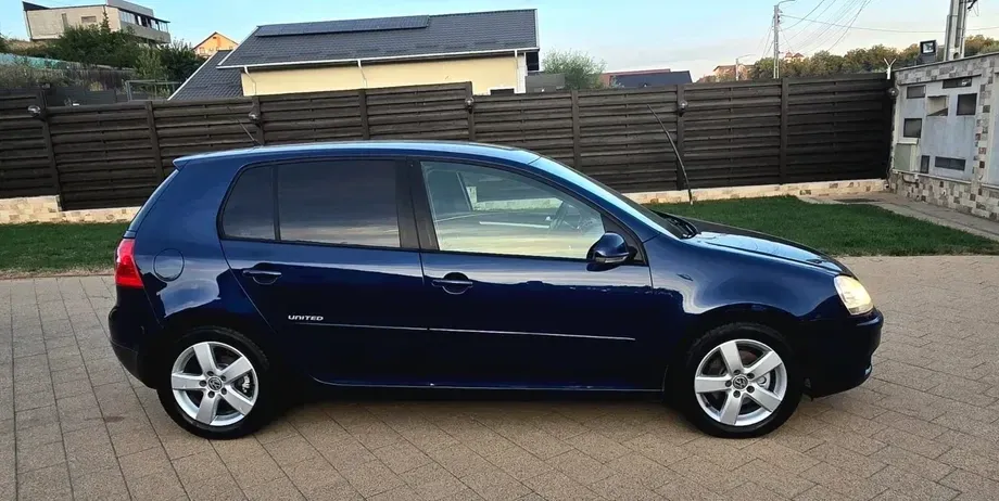 Volkswagen Golf V 2.0 TDI Sportline — imagine 4