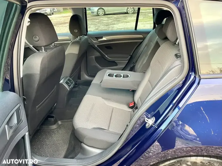 Volkswagen Golf VII 1.6 TDI DSG Comfortline