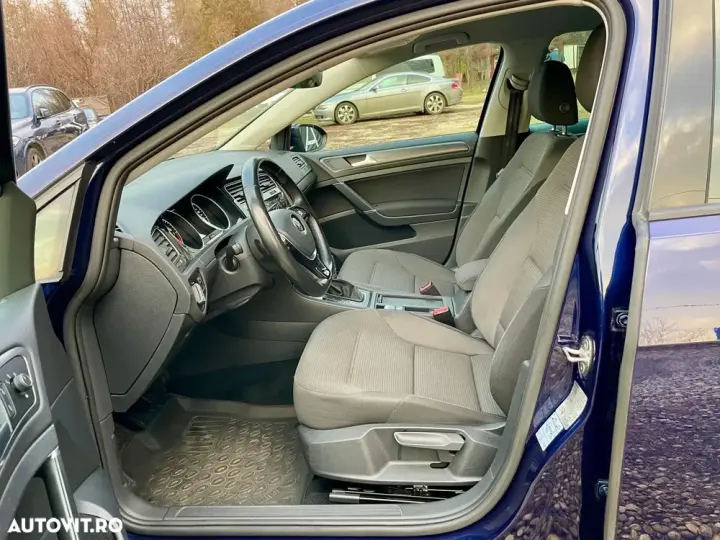 Volkswagen Golf VII 1.6 TDI DSG Comfortline