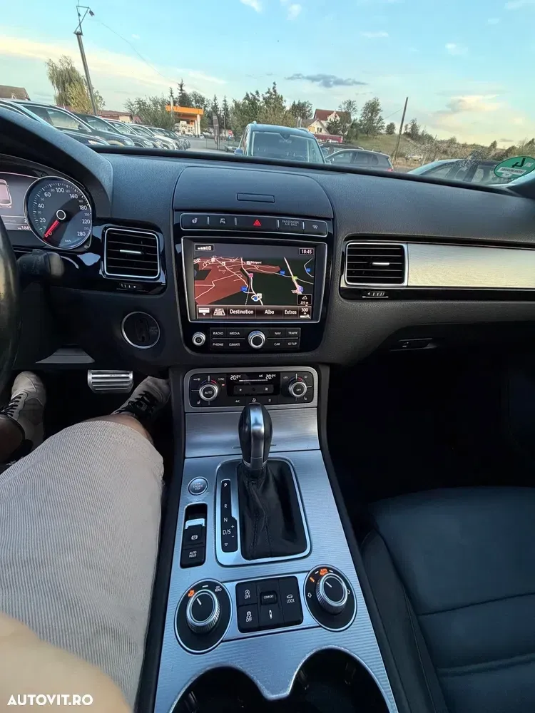 Volkswagen Touareg — imagine 6