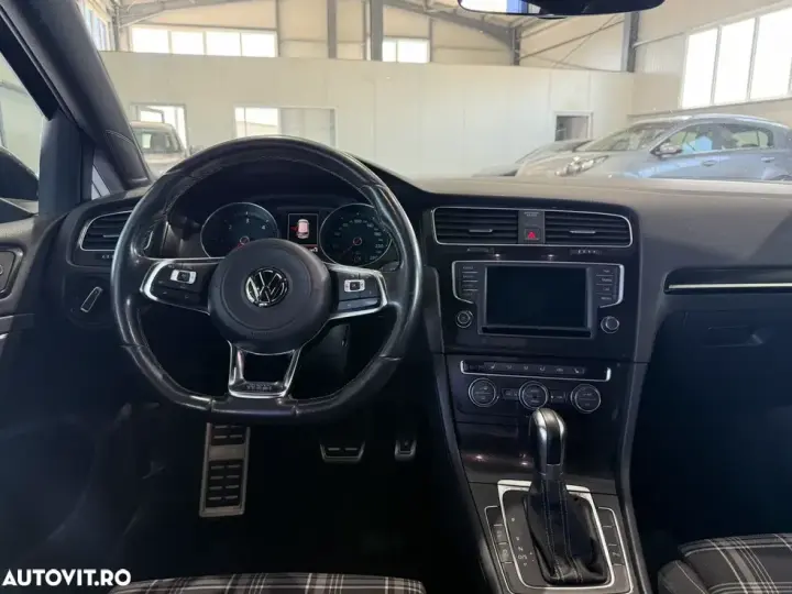 Volkswagen Golf VII GTD 2.0 TDI SCR DSG