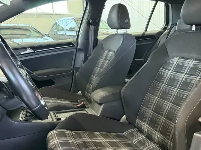 Volkswagen Golf VII GTD 2.0 TDI SCR DSG