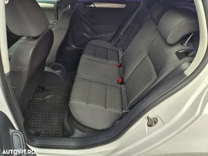 Volkswagen Golf VI