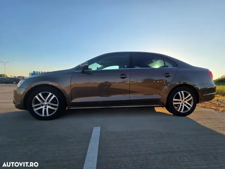 Volkswagen Jetta A6 1.6 TDI CR DPF DSG Highline