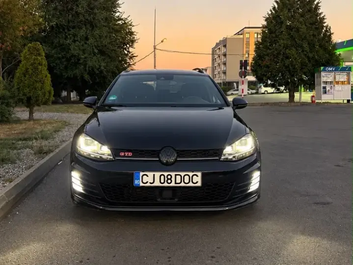 Volkswagen Golf VII 2.0 TDI DPF BMT DSG GTD