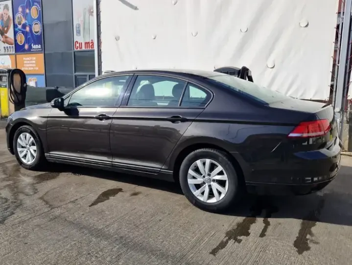 Volkswagen Passat 1.6 TDI Advance