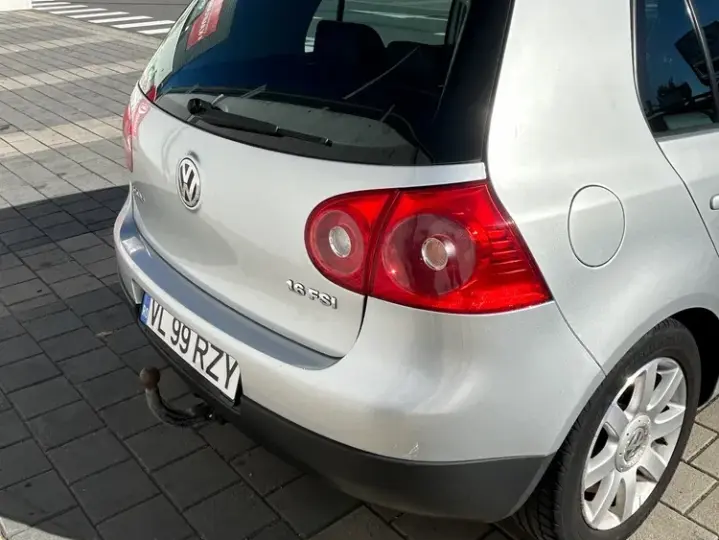 Volkswagen Golf V 1.6 FSI Sportline