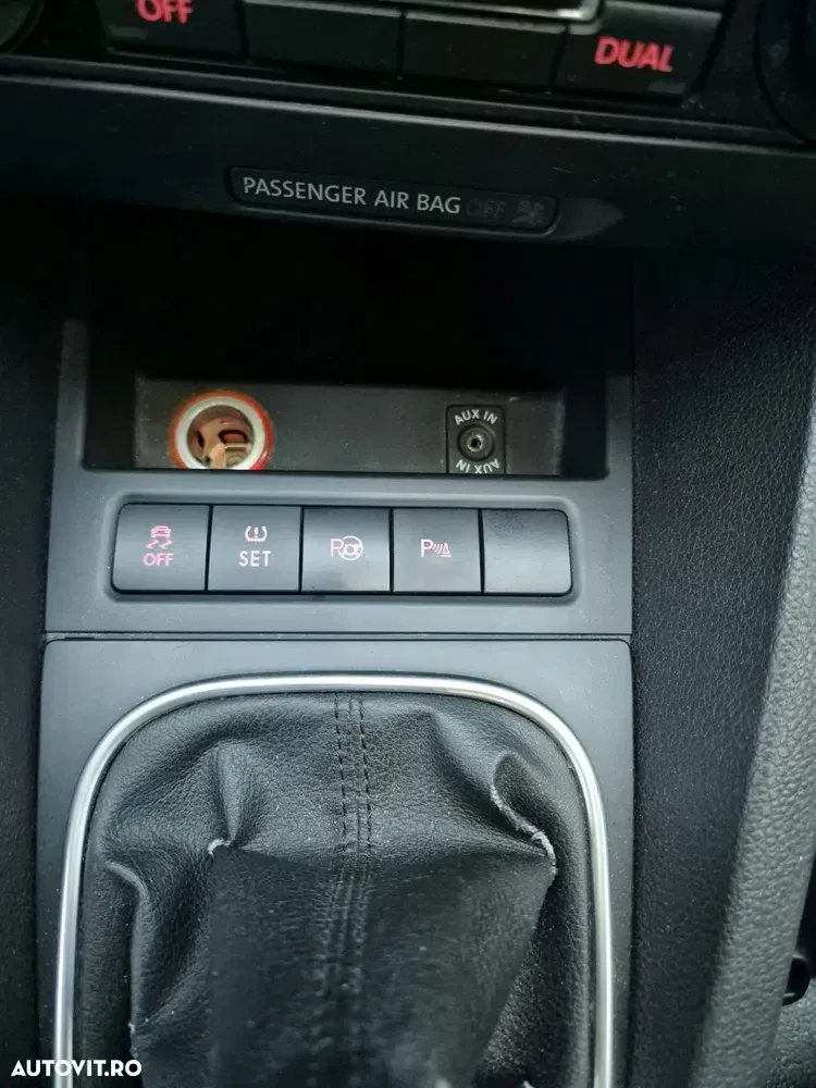 Volkswagen Jetta — imagine 4