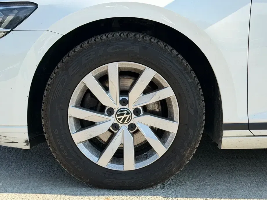 Volkswagen Passat B8 2.0 TDI DSG Trendline — imagine 3