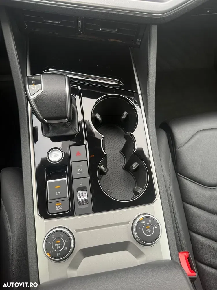 Volkswagen Touareg V6 TSI 4MOTION Elegance — imagine 6