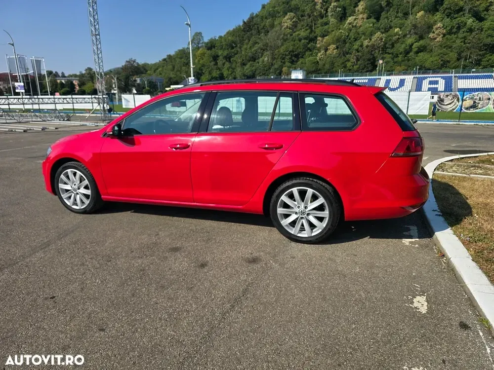 Volkswagen Golf — imagine 3