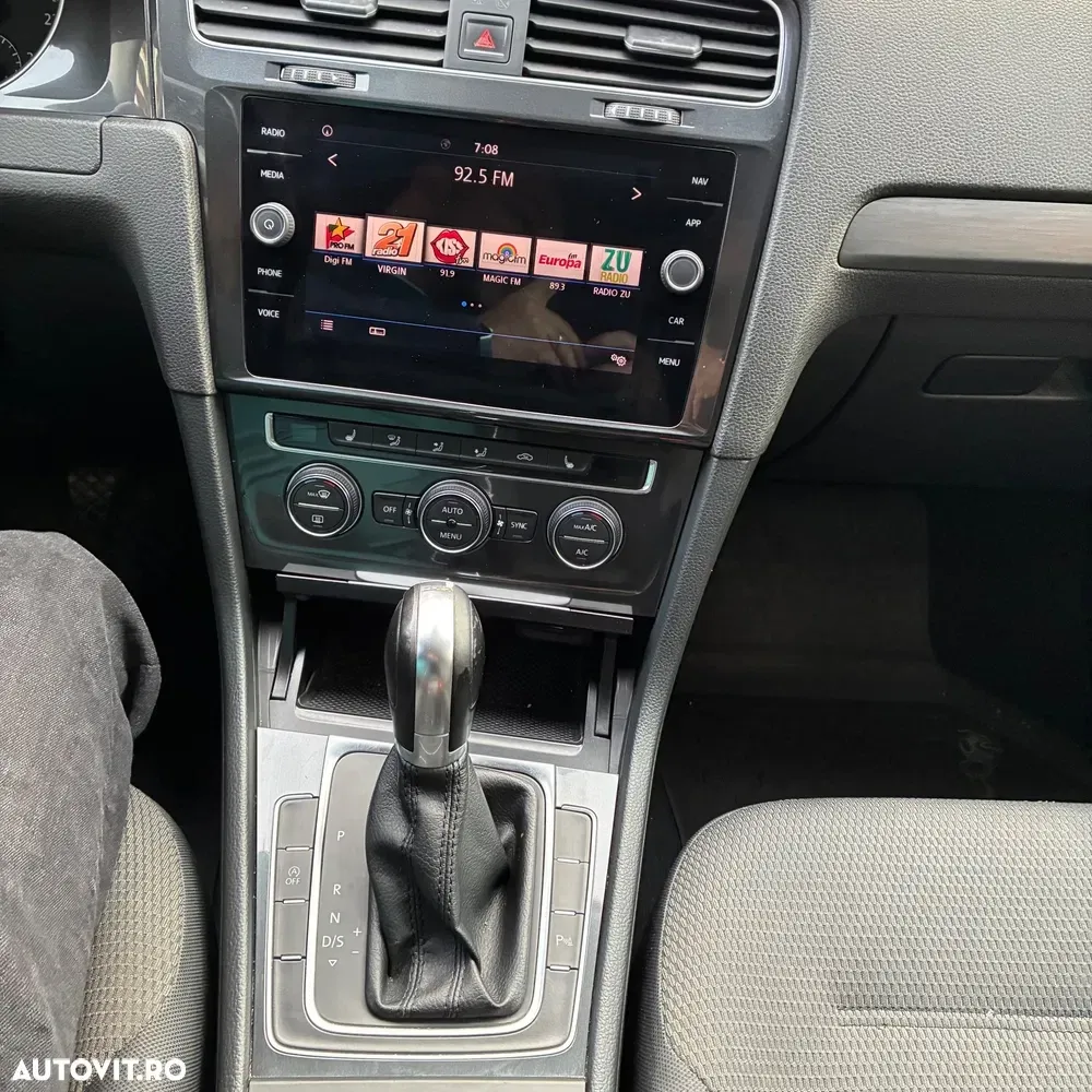 Volkswagen Golf VII 2.0 TDI DSG Comfortline — imagine 2