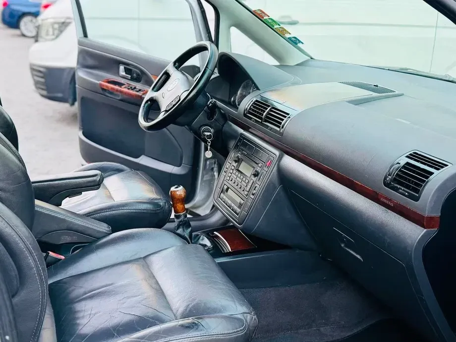 Volkswagen Sharan 1.9 TDI 4Motion Trendline — imagine 6