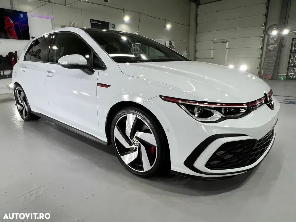 Volkswagen Golf VIII 2.0 TSI DSG GTI — imagine 2