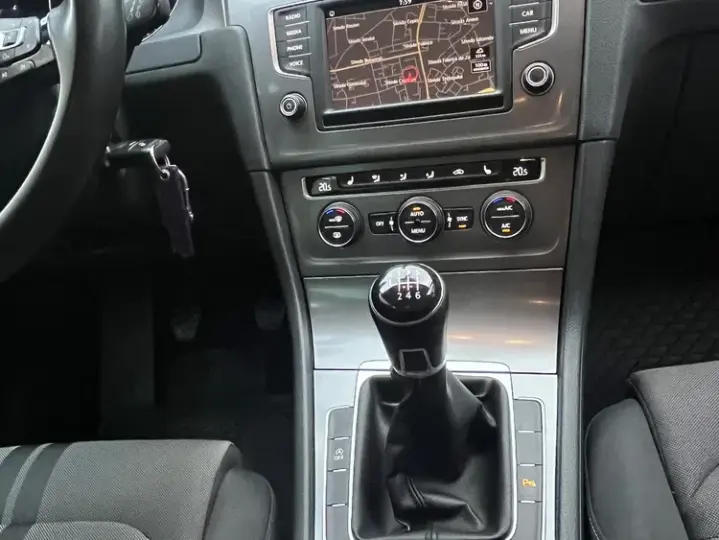 Volkswagen Golf VII 1.6 TDI Comfortline
